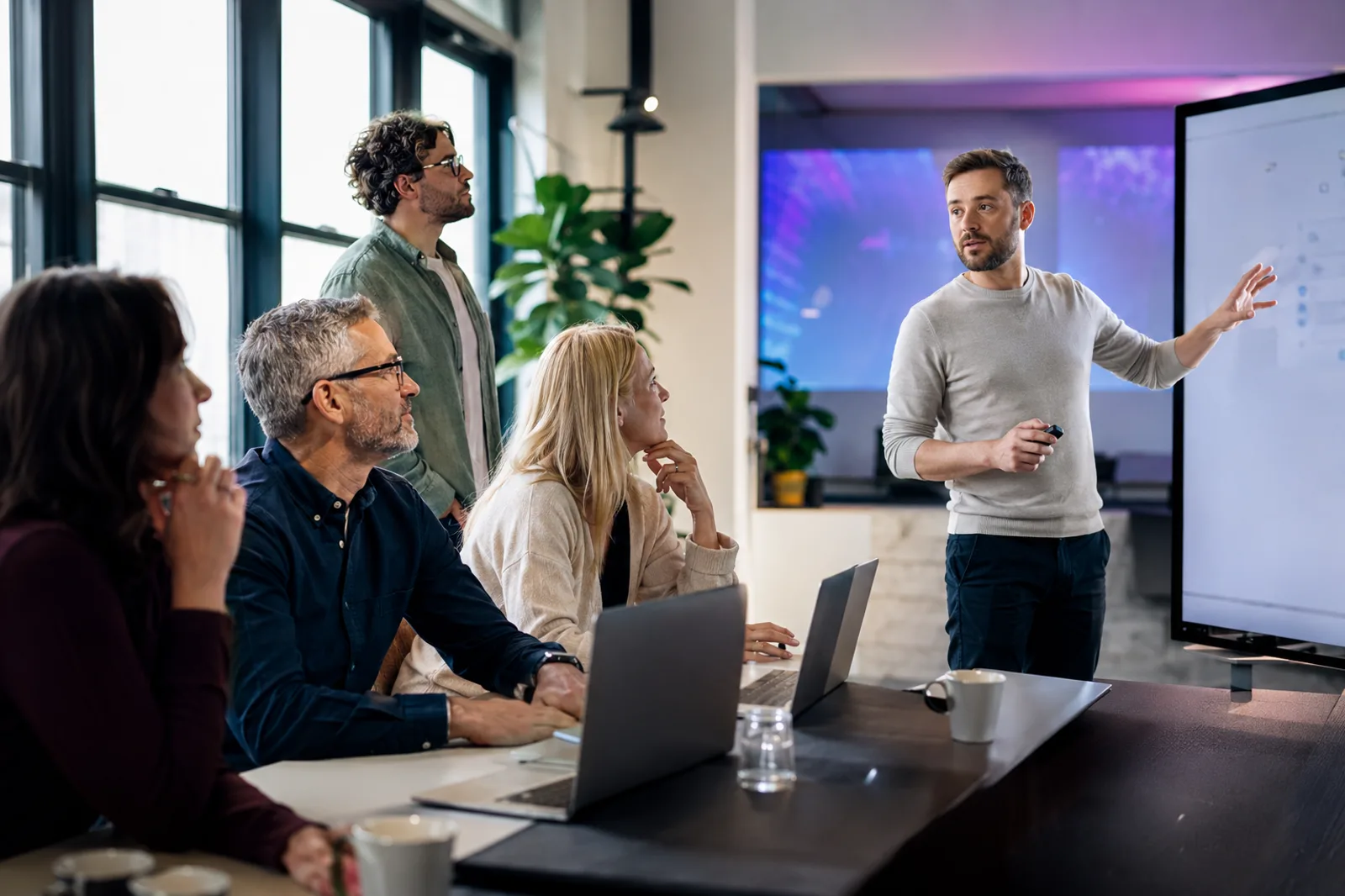 KI-Schulung mit einem Team im Unternehmen